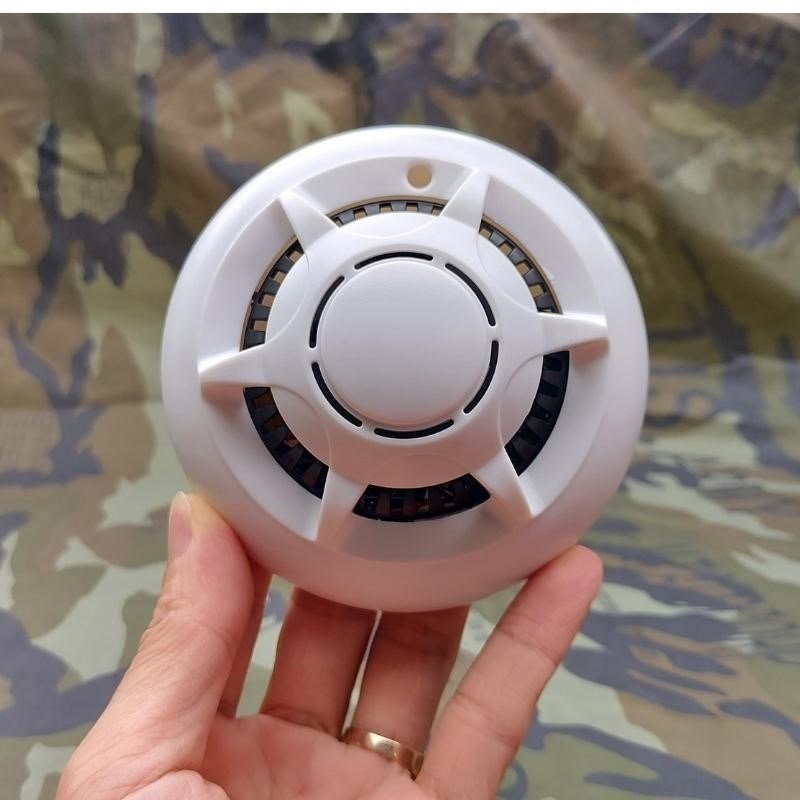 camera-nguy-trang-thiet-bi-bao-khoi-quay-phim-full-hd-4k-685926-1 Tại sao mà bạn nên chọn CAMERA wifi ẩn thiết bị báo cháy.