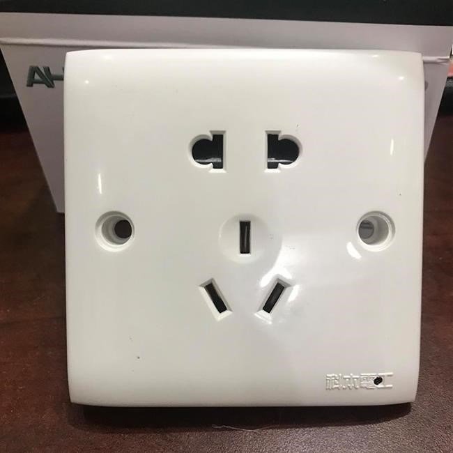 Thông số kỹ thuật CAMERA wifi ngụy trang ổ cắm điện HD WIFI xem từ xa qua điện thoại qua tất cả các dòng điện thoại | cameraminiplus: Mô tả chi tiết về các thông số và tính năng của sản phẩm.