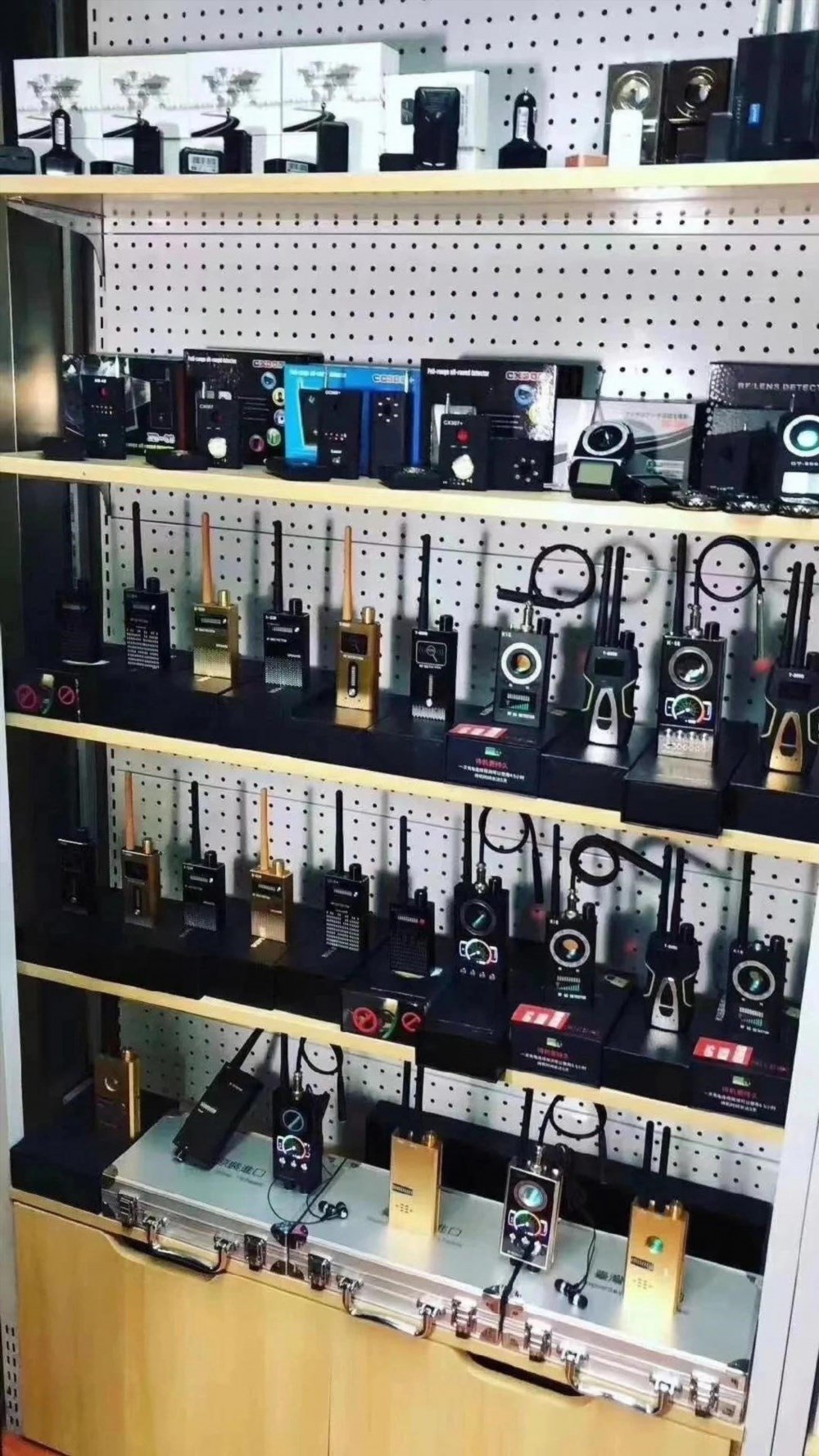 thiet-bi-do-k99-phien-ban-moi-phat-hien-camera-quay-len-may-ghi-am-thiet-bi-dinh-vi-gps-141957 Tiêu chí: